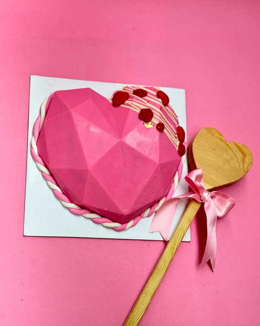 Heart Pinata With Chocolate Dip Strawberries (8 Pcs) | Valentine's Special